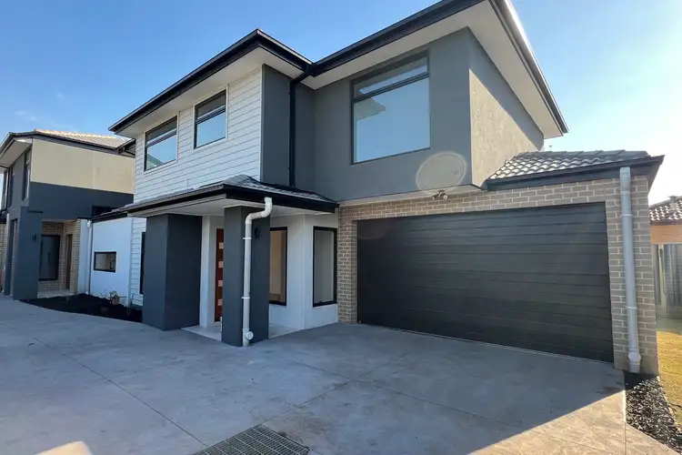 2/73 Lester Avenue, St Albans VIC 3021