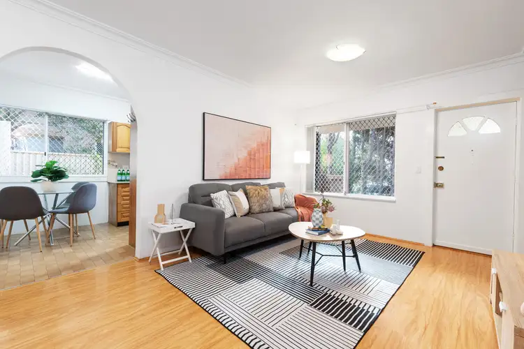 1/5 Rossi Street