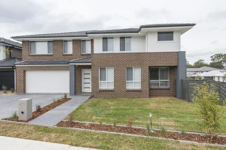 10 Bivouac Street, Jordan Springs NSW 2747