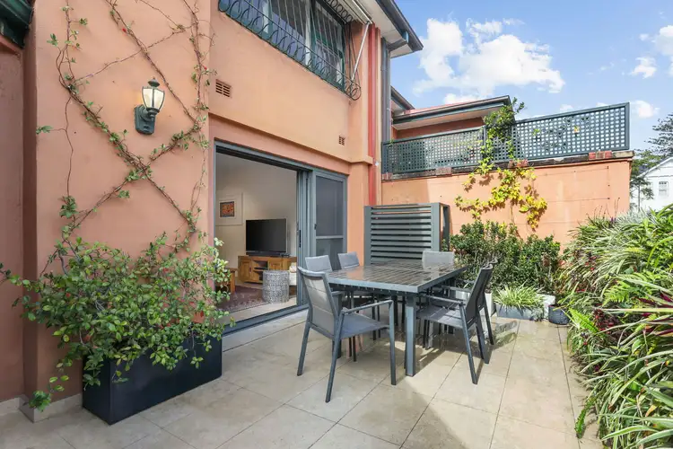 2/2-4 Bennett Avenue, Darling Point NSW 2027