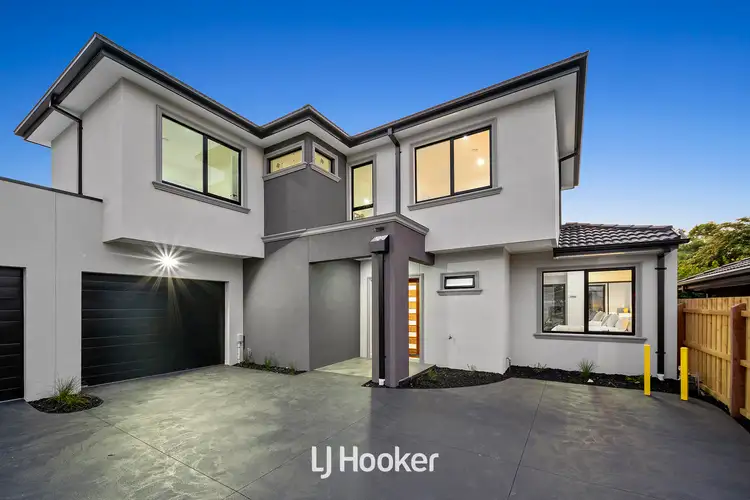 2/15 Parkland Avenue, Hampton Park VIC 3976