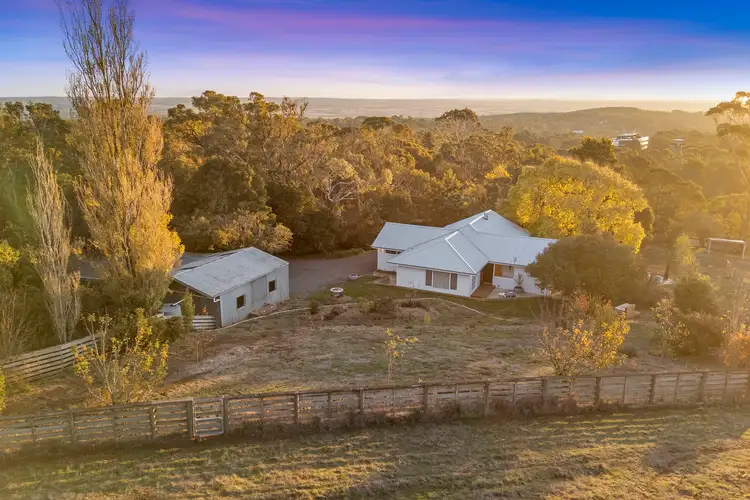 16 Bell Avenue, Mount Helen VIC 3350