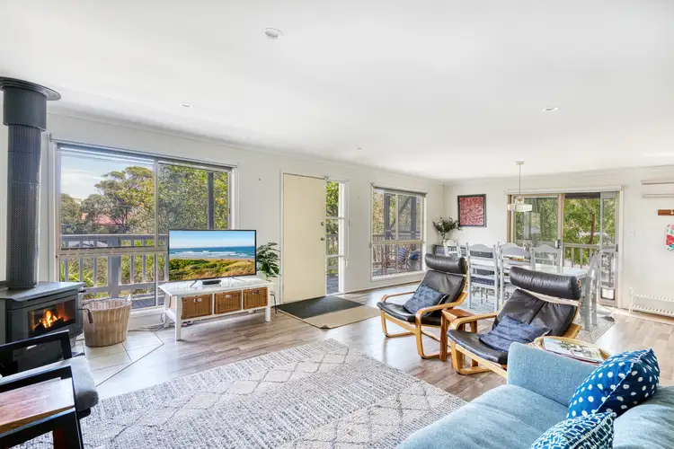 16 Woorak Avenue, Venus Bay VIC 3956