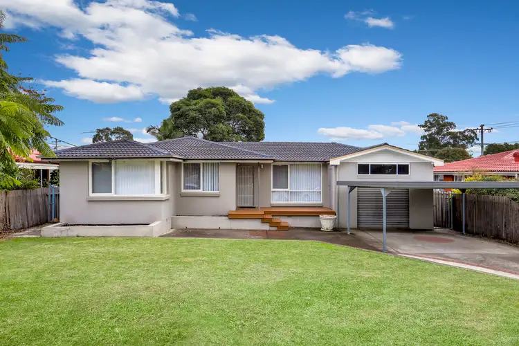 4 Bell Street, Toongabbie NSW 2146