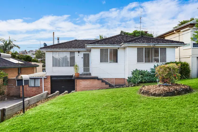 8 Blakemore Avenue, Kanahooka NSW 2530