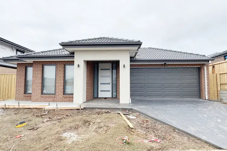 4 Topiary Street, Pakenham VIC 3810