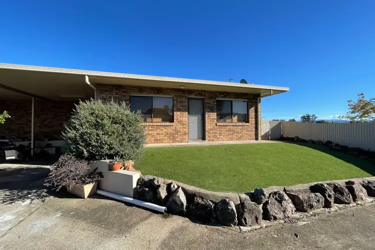 2/12 Parker Street