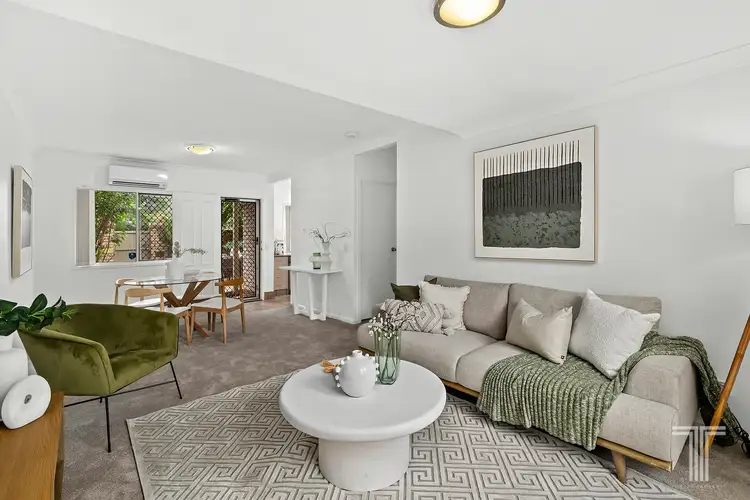 2/180 Seville Road, Holland Park QLD 4121