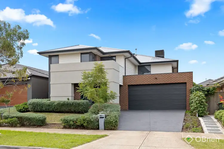 32 Lenigas Crescent, Manor Lakes VIC 3024