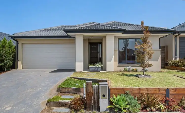 19 Whiteley Street, Mount Duneed VIC 3217