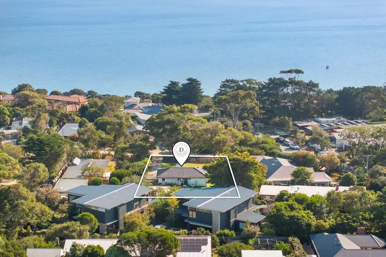 18 Edward Grove, Mount Martha VIC 3934