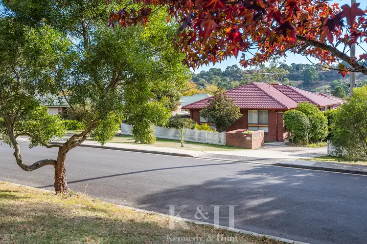 2/84 Hamilton Street, Gisborne VIC 3437