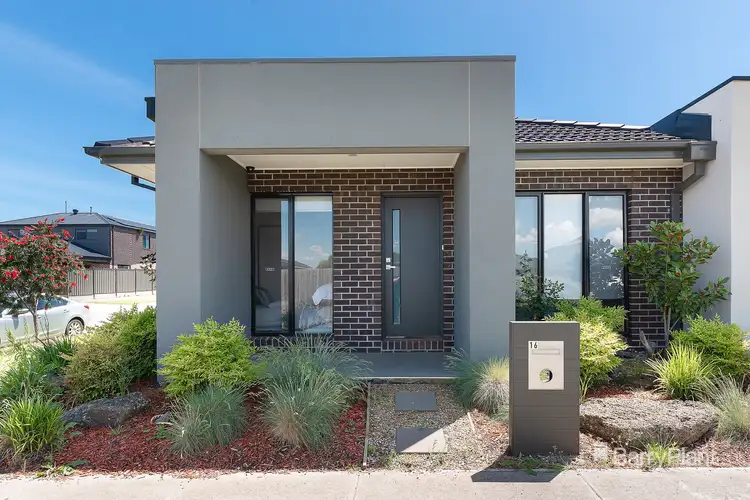 16 Lefroy Walk, Wollert VIC 3750