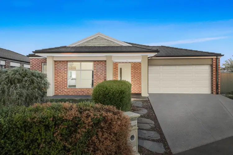 5 Lancewood Road, Manor Lakes VIC 3024