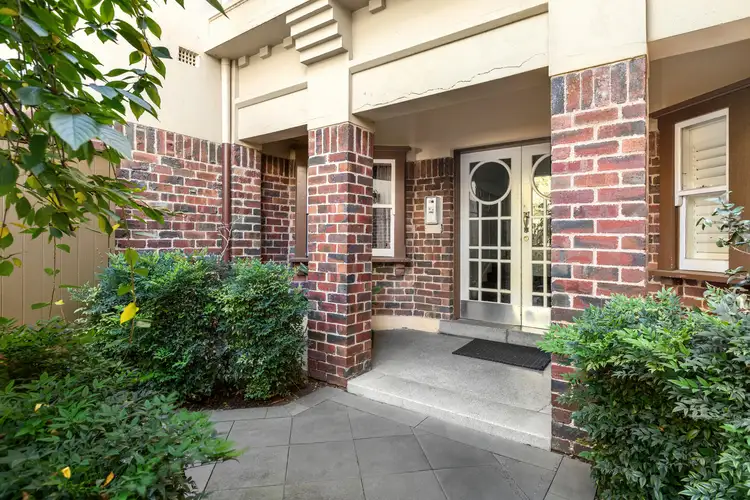 2/26 Dalgety Street, St Kilda VIC 3182
