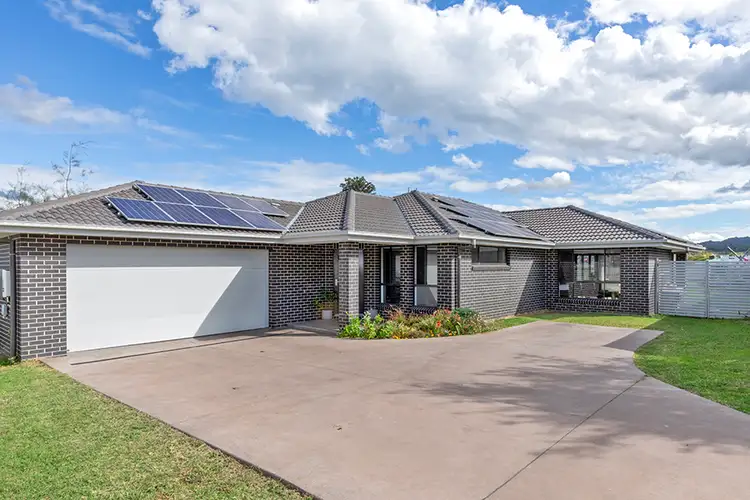 16 Reginald Drive, Kootingal NSW 2352
