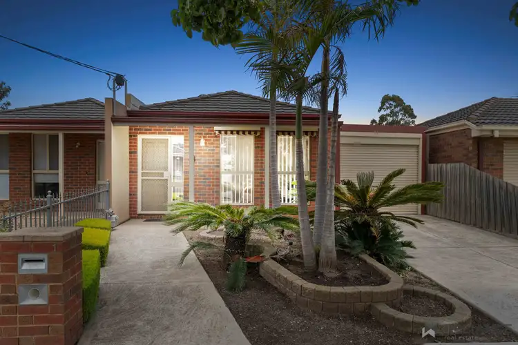 1/18 Hogan Grove, Werribee VIC 3030