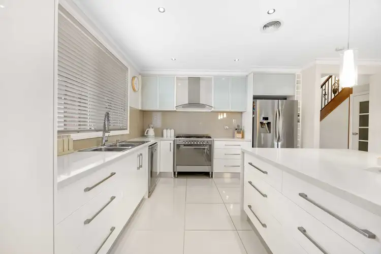 Third view of Homely house listing, 15 Parrakeet Court, Taylors Lakes VIC 3038