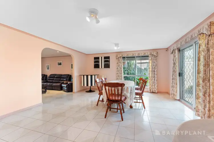 Sixth view of Homely house listing, 2/11 Carawah Retreat, St Albans VIC 3021