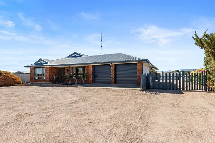 4 Andrew Street, Moonta Bay SA 5558
