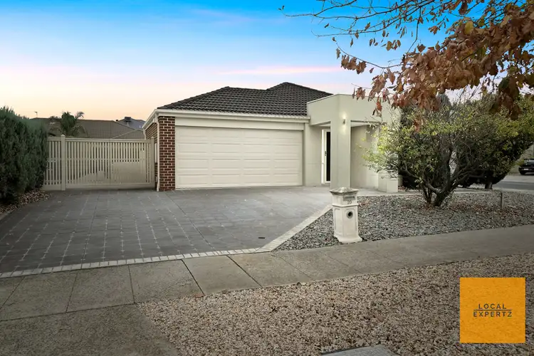 20 Gisborne Way, Caroline Springs VIC 3023