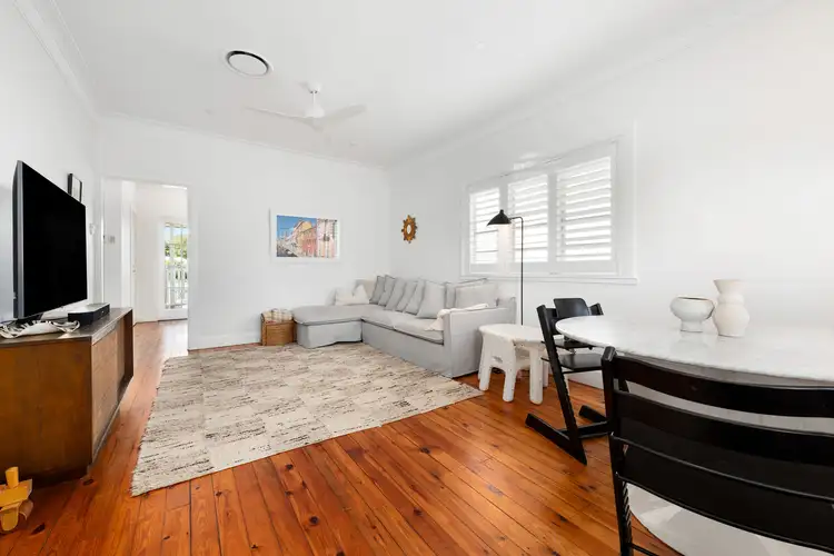 12 Hall Avenue, Norman Park QLD 4170