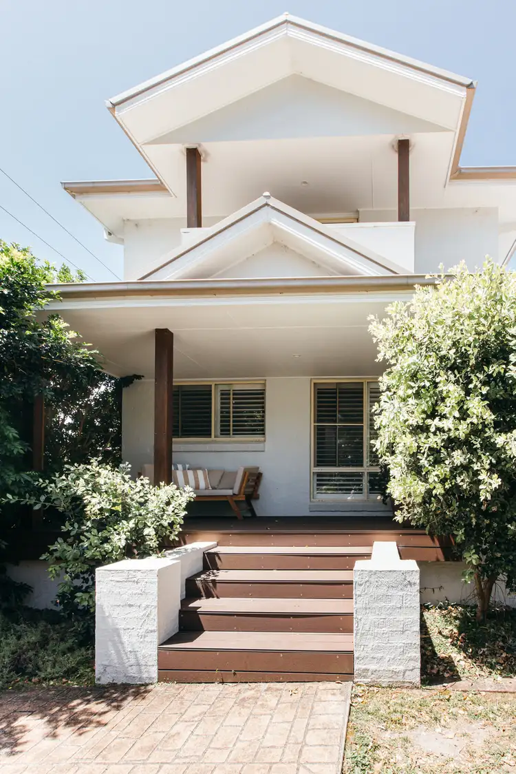 2 Lake Street, North Avoca NSW 2260
