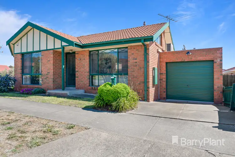 2/8 Plowman Court, Epping VIC 3076