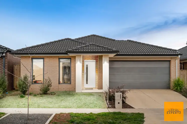 27 Houston Drive, Thornhill Park VIC 3335