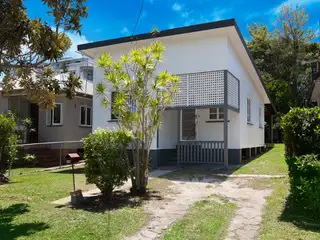 16 Sydney Street, Redcliffe QLD 4020