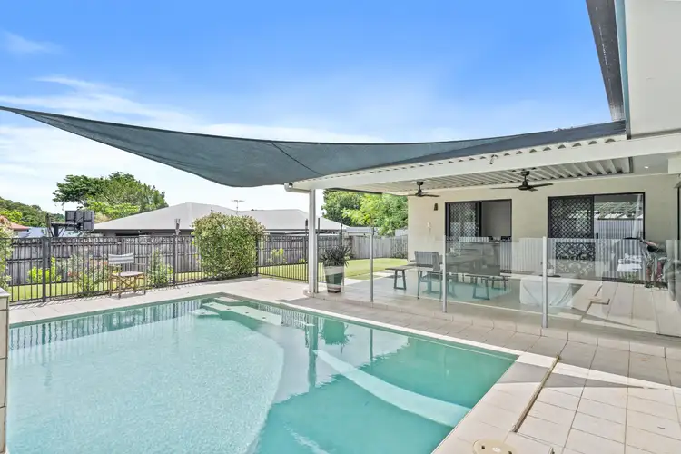 32 Nell Close, Kanimbla QLD 4870