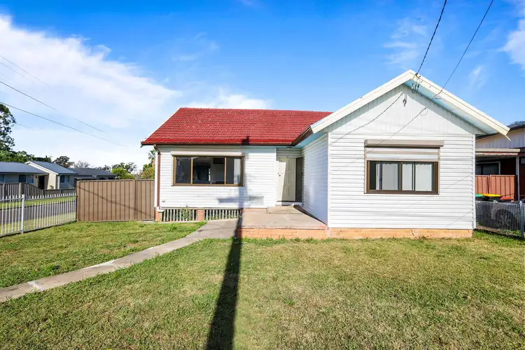 Main view of Homely house listing, 92 College Street, Cambridge Park NSW 2747