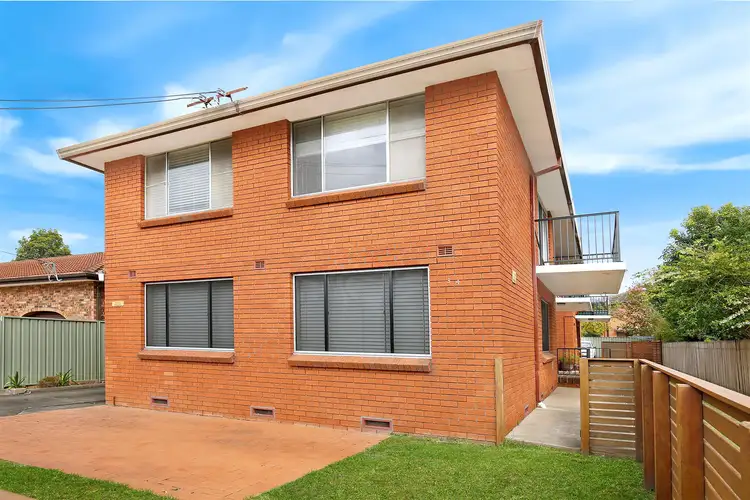 Main view of Homely unit listing, 1/34 Daisy Street, Fairy Meadow NSW 2519