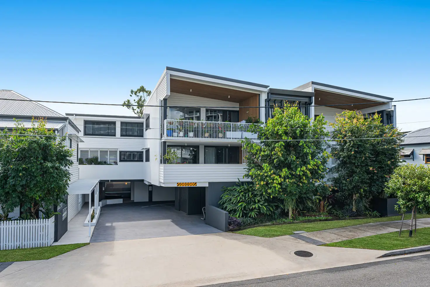 Main view of Homely apartment listing, 7/10 Bay Terrace, Wynnum QLD 4178