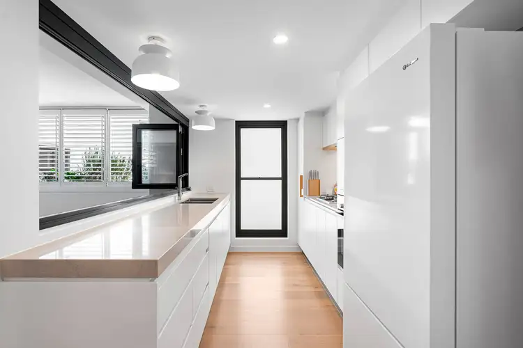 Sixth view of Homely apartment listing, 7/10 Bay Terrace, Wynnum QLD 4178