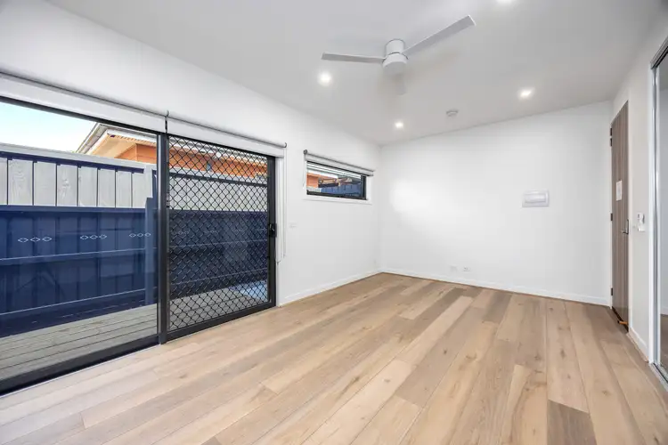 Room 1/13 Pine Street, Frankston North VIC 3200