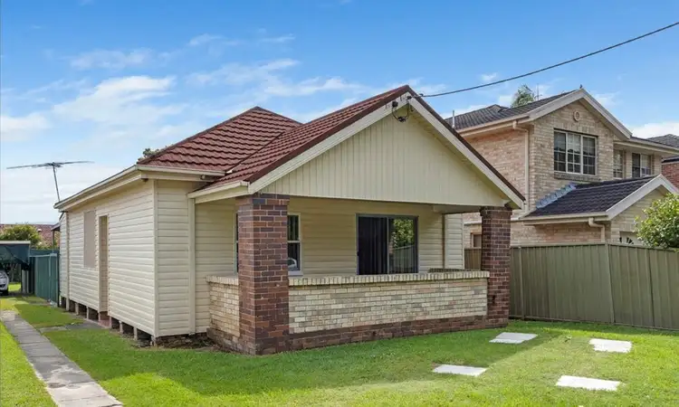 99 The Grand Parade, Sutherland NSW 2232