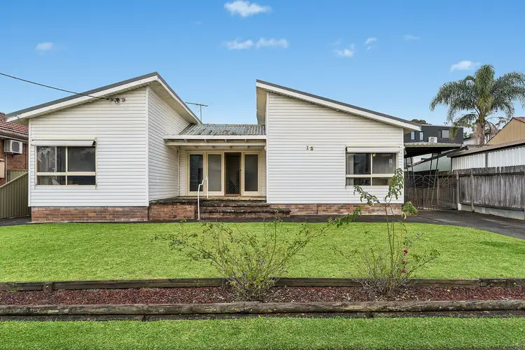 15 Brett Street