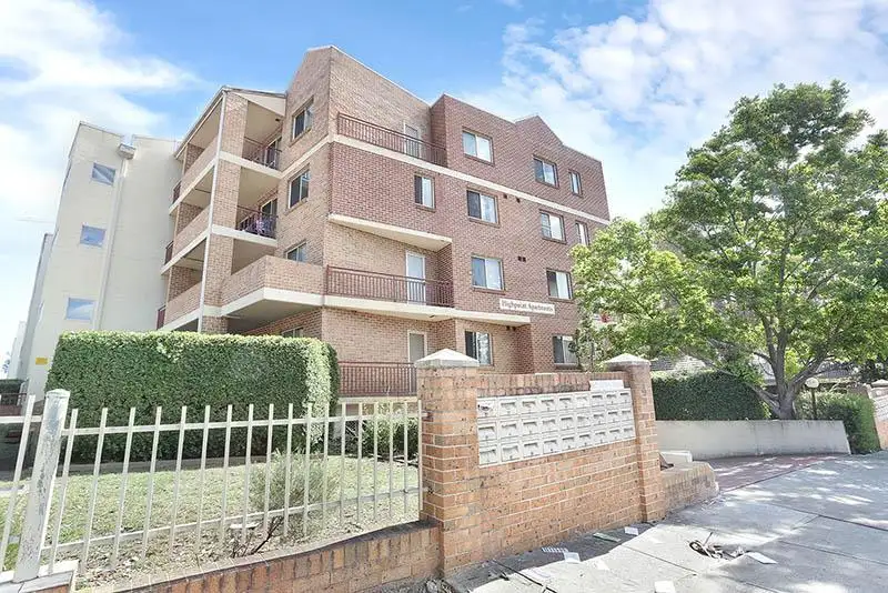 Main view of Homely unit listing, 31/2-4 Fourth Avenue, Blacktown NSW 2148