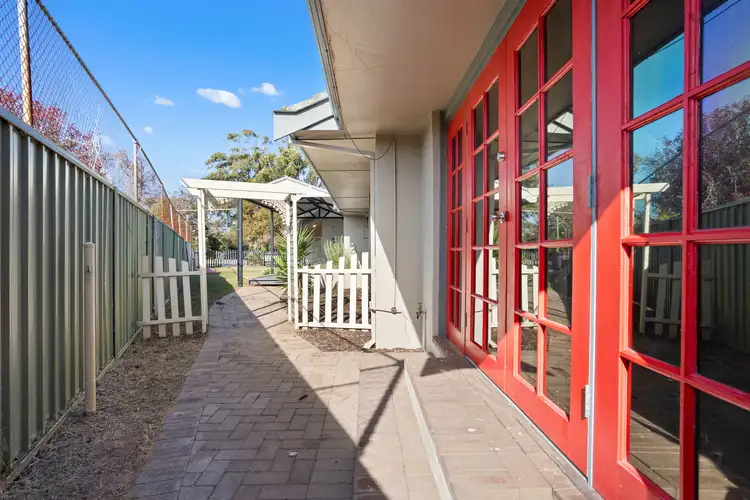 16 Hillcrest Avenue, South Bunbury WA 6230