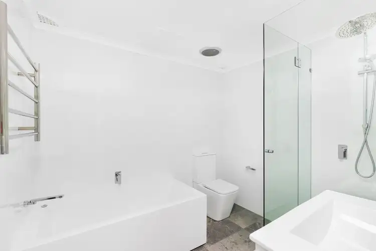 Fourth view of Homely unit listing, 2/12 Fairway Close, Manly Vale NSW 2093