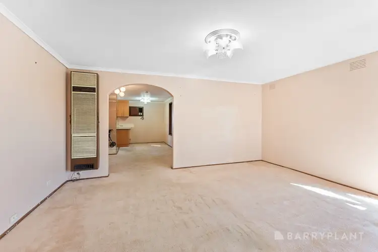 Fifth view of Homely house listing, 2 Yan Yean Place, St Albans VIC 3021