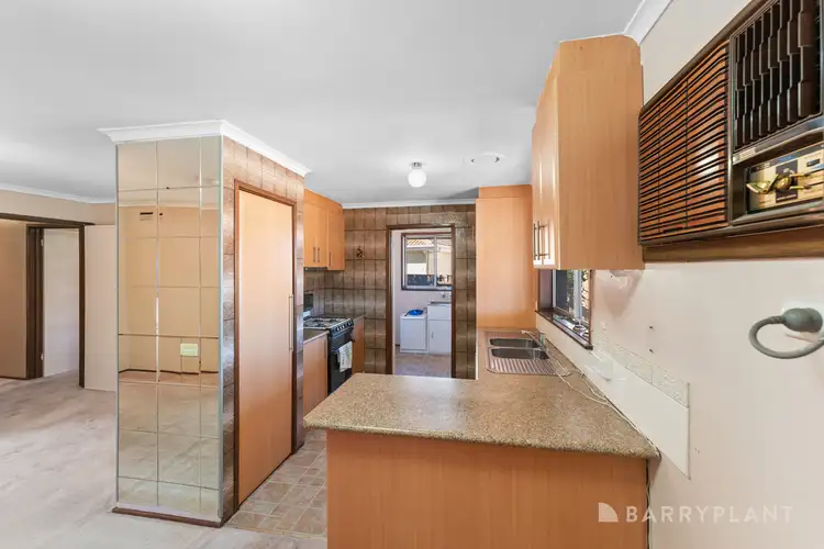 Sixth view of Homely house listing, 2 Yan Yean Place, St Albans VIC 3021