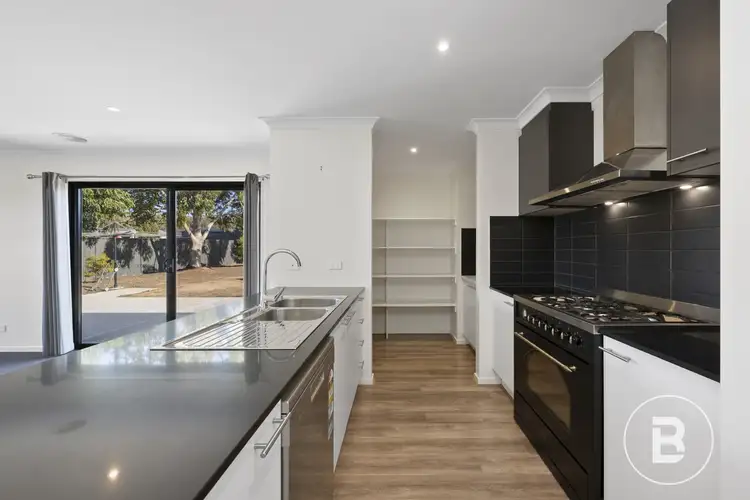 Fifth view of Homely house listing, 10 Shamrock Court, Maryborough VIC 3465