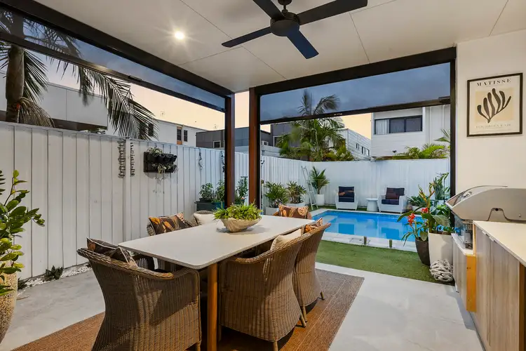 2/54a Cylinders Drive