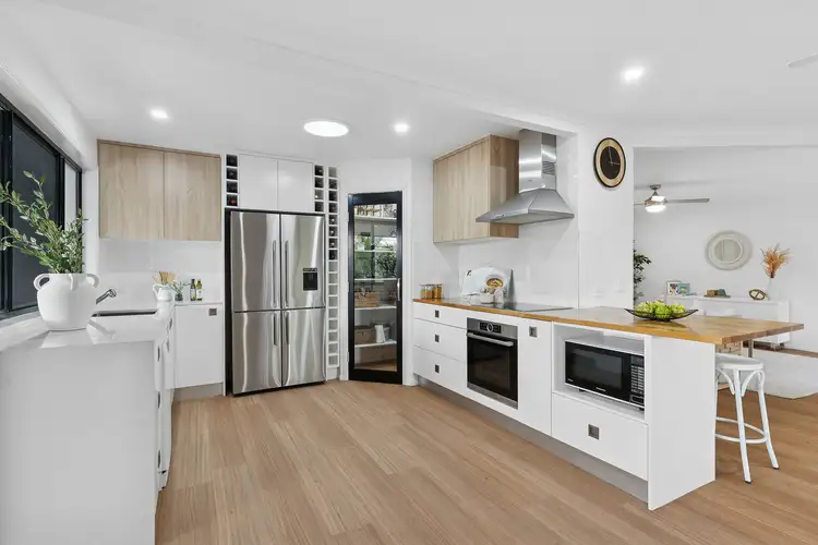 Fifth view of Homely house listing, 2 Villari Close, Belmont QLD 4153