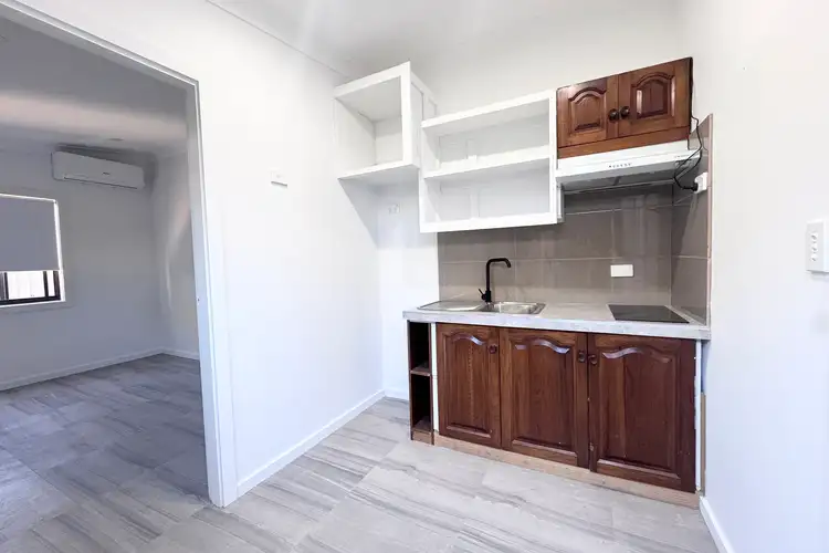 13B1 Chesham Parade, Glenfield NSW 2167