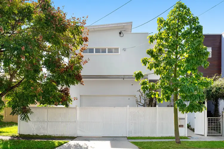 202 Graceville Avenue, Graceville QLD 4075