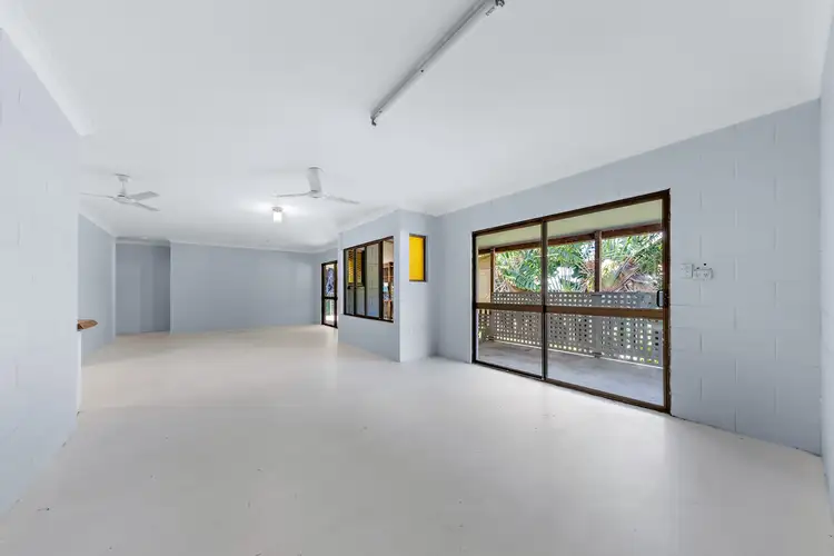 5 Banksia Court, Cannonvale QLD 4802