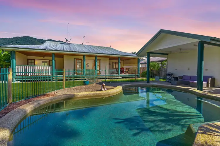 11 Jordan Close, Mooroobool QLD 4870